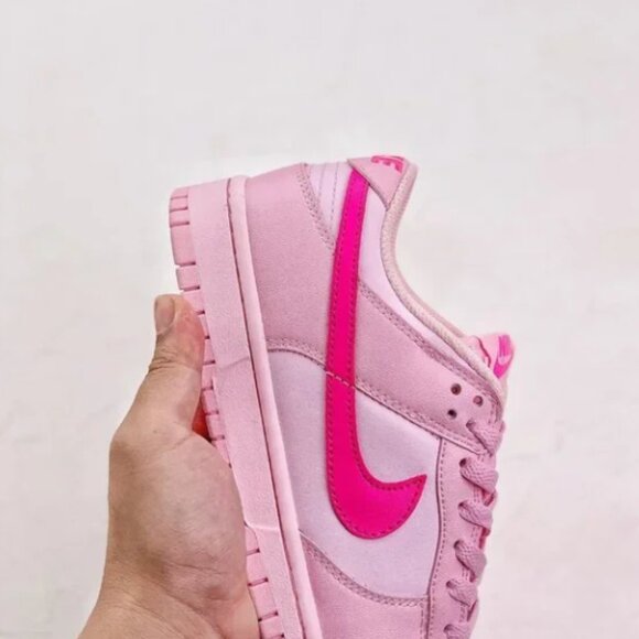 Nike Dunk Low "Triple Pink" Classic casual board shoe pink - Picture 8 of 9
